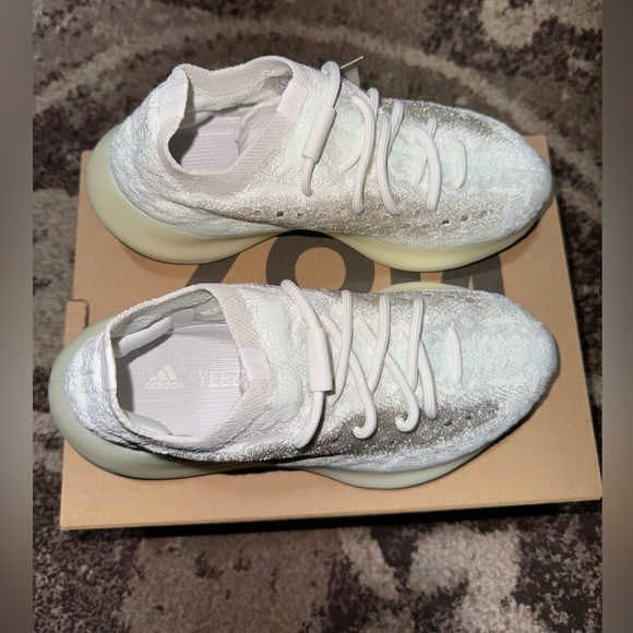 Yeezy Boost 380 - Picture 4 of 5